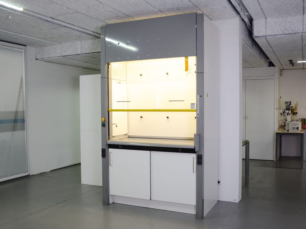 Hotte laboratoire destruction S+B Gemini BV