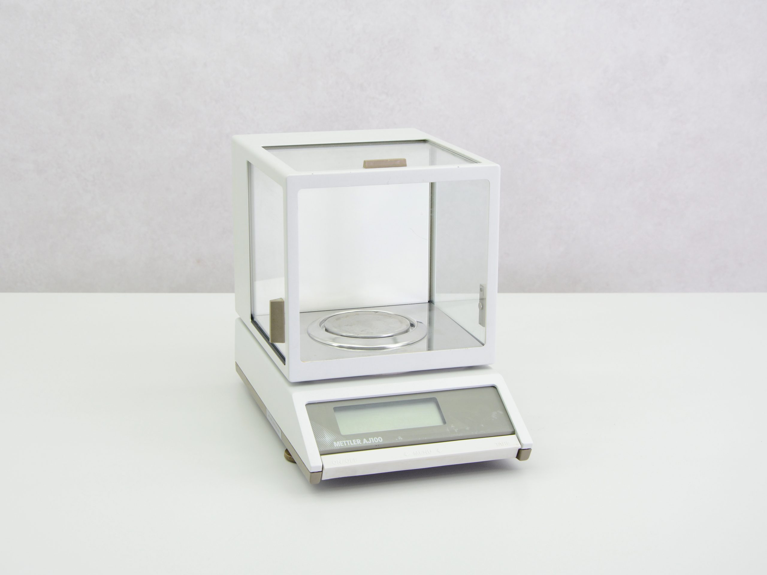 5424-mettler-aj100-01