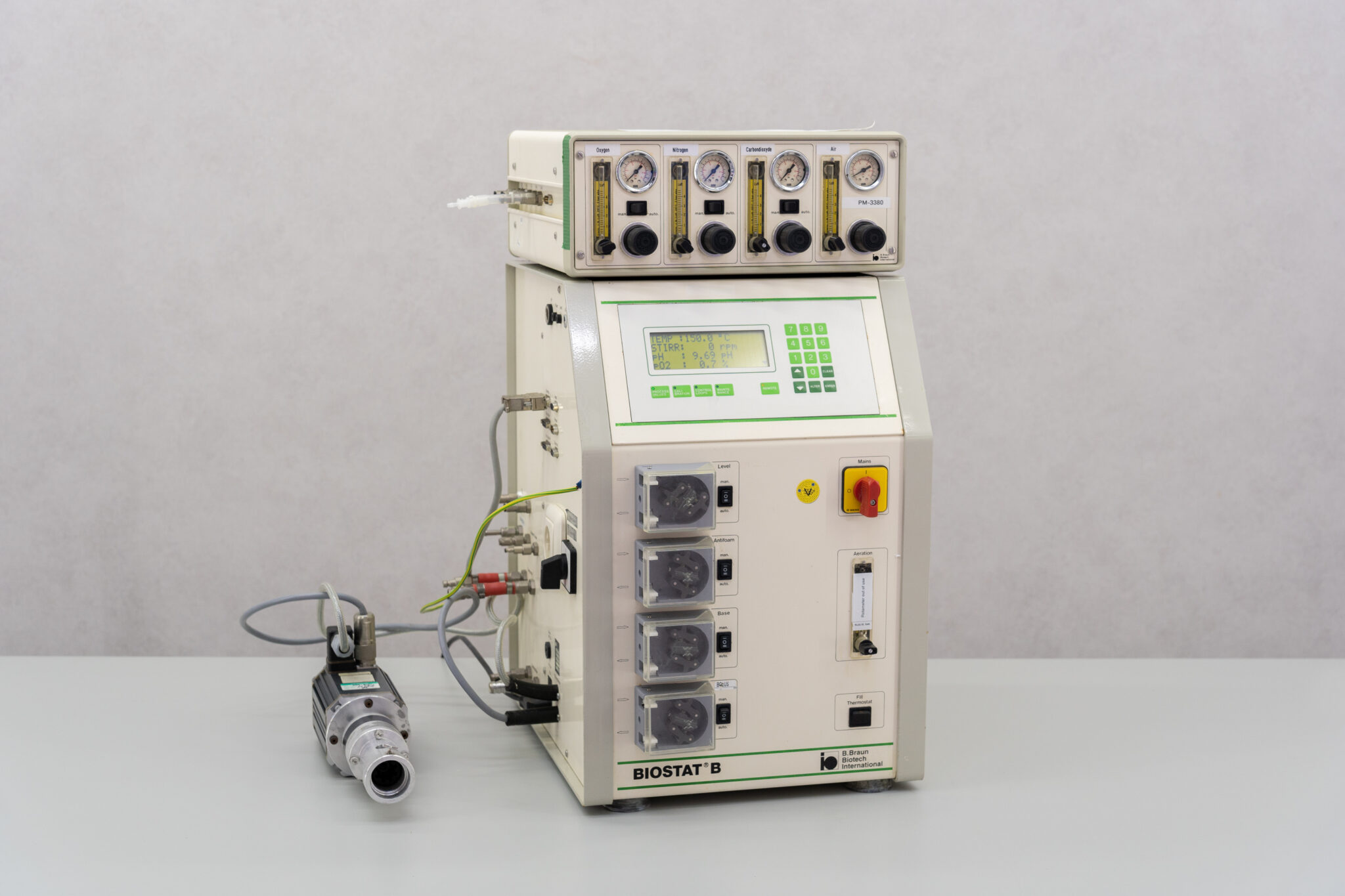 Biotech Instrument Controller B.Braun Biostat B/Contrôleur de bioréacteur - Gemini BV