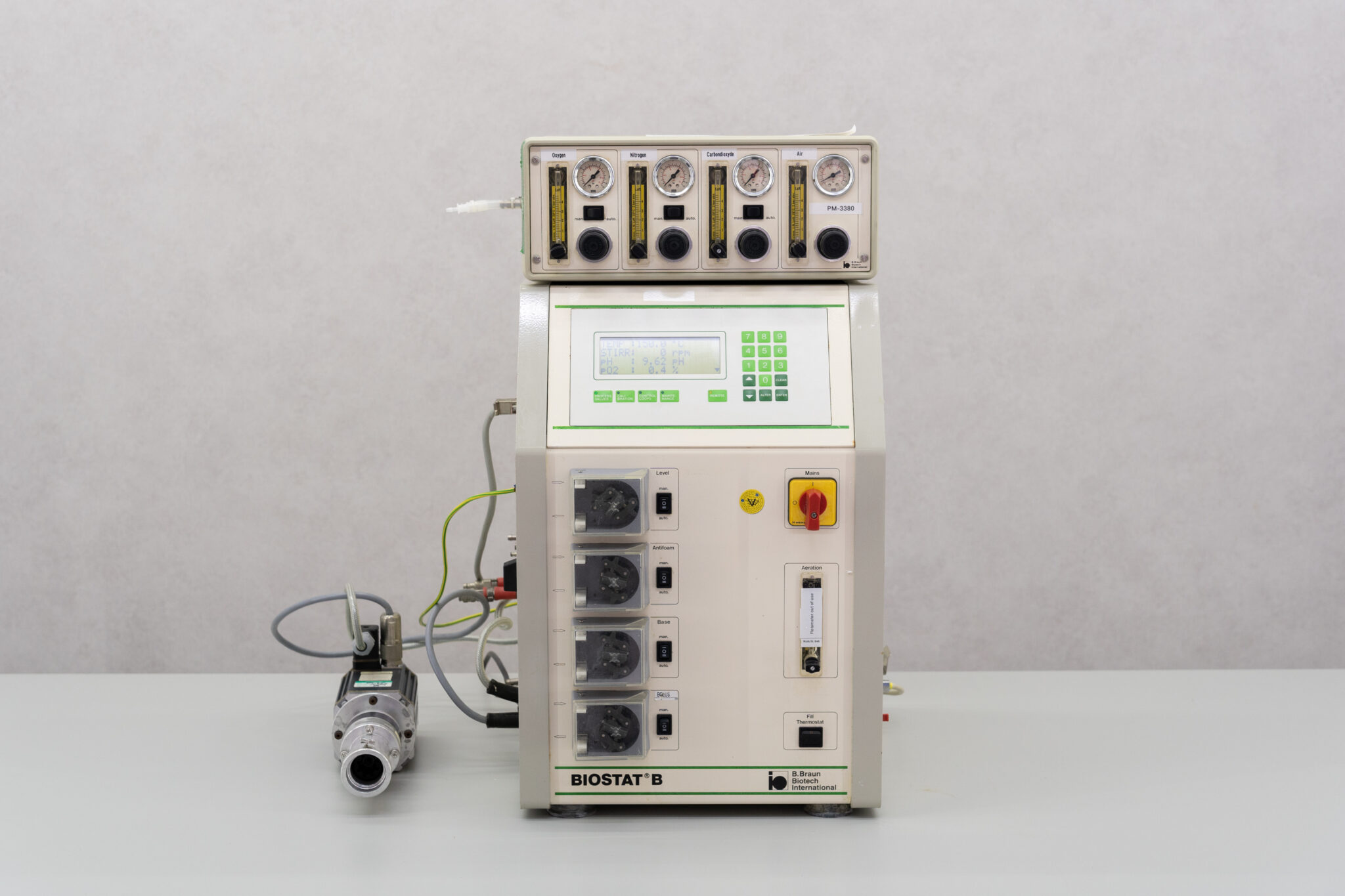 Biotech Instrument Controller B.Braun Biostat B/Contrôleur de bioréacteur - Gemini BV